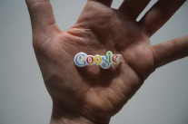 Google gentiment au Tribunal de commerce